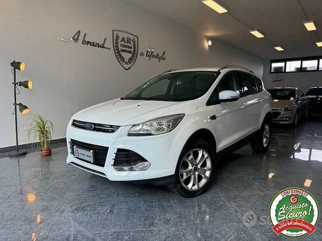 Bianco pastello Usata 2016 Ford Kuga Titanium SUV | 12.400 € (Buon prezzo) - Immagine 1/4