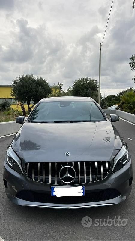 Usata Mercedes A180 2017 Grigio Utilitaria