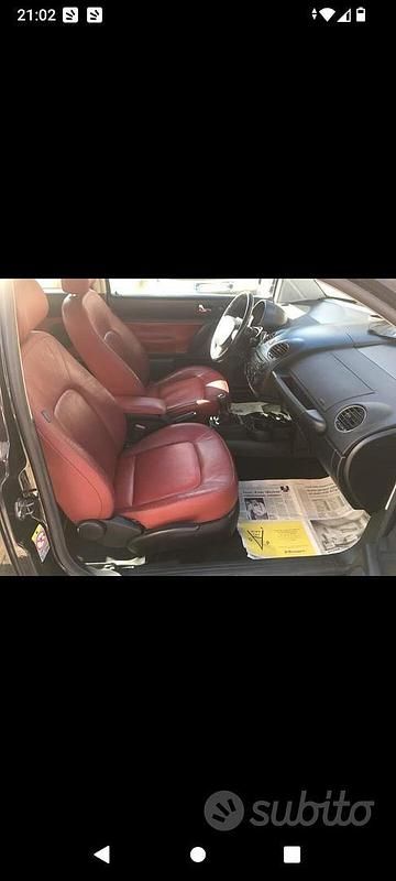 Usata VW New Beetle 105 CV (77 kW) 2009 Nero Utilitaria