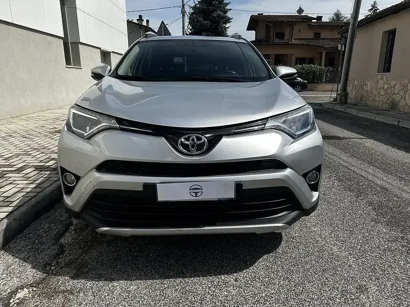 Usata Toyota RAV4 Active 143 CV (105 kW) 2016 Grigio SUV