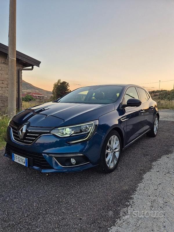 Usata Renault Mégane IV Bose Edition 110 CV (80 kW) 2016 Blu Berlina