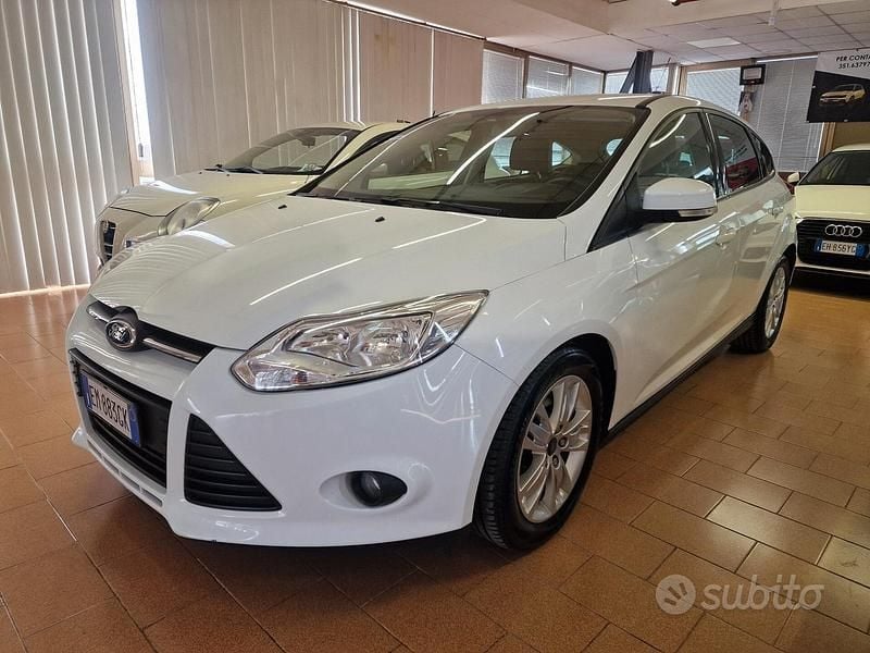 Begagnad Ford Focus 95 HK (69 kW) 2012 Vit Sedan