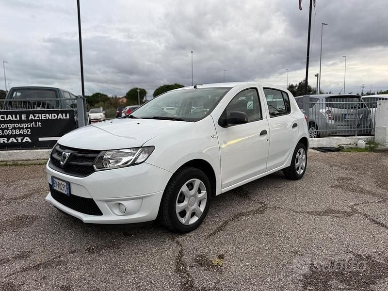 Usata Dacia Sandero Ambiance 75 CV (55 kW) 2013 Bianco Berlina