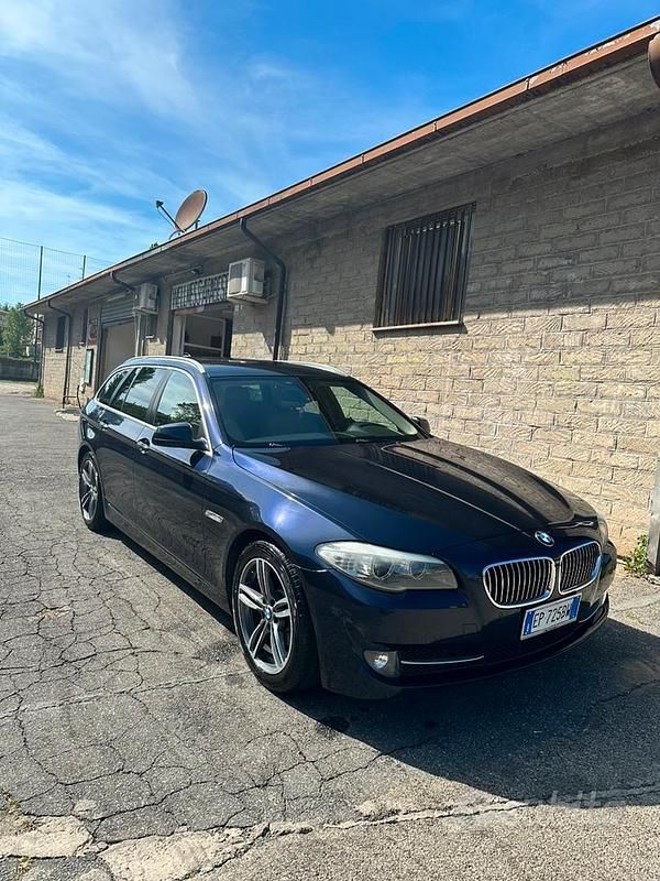 Usata BMW 520 184 CV (135 kW) 2013 Blu Berlina