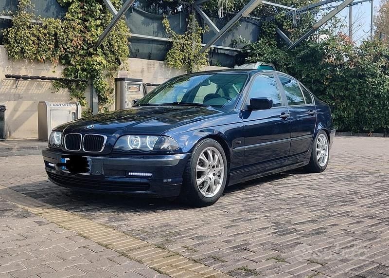Usata BMW 318 118 CV (86 kW) 1999 Blu Berlina