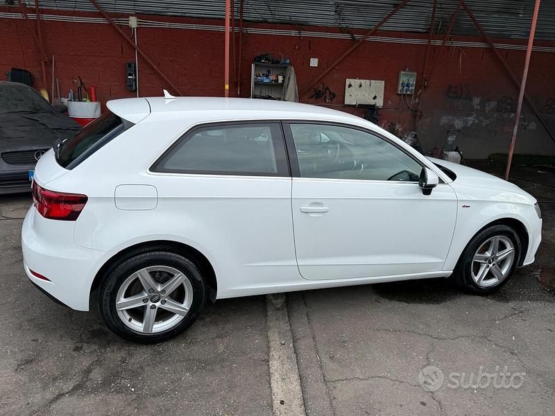 Usata Audi A3 Sport 116 CV (85 kW) 2017 Bianco Berlina