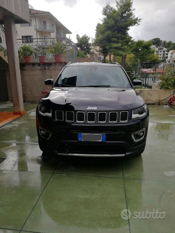 Usata Jeep Compass Limited 120 CV (88 kW) 2017 Nero SUV