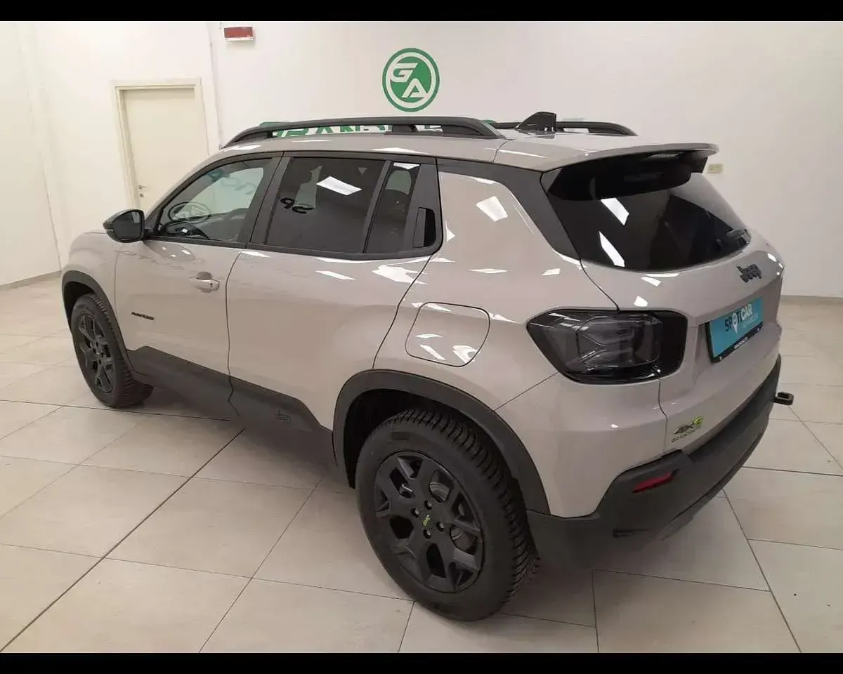 Nuova Jeep Avenger Overland 145 CV (106 kW) 2026 Grigio SUV