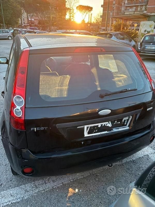 Begagnad Ford Fiesta 68 HK (50 kW) 2008 Sedan