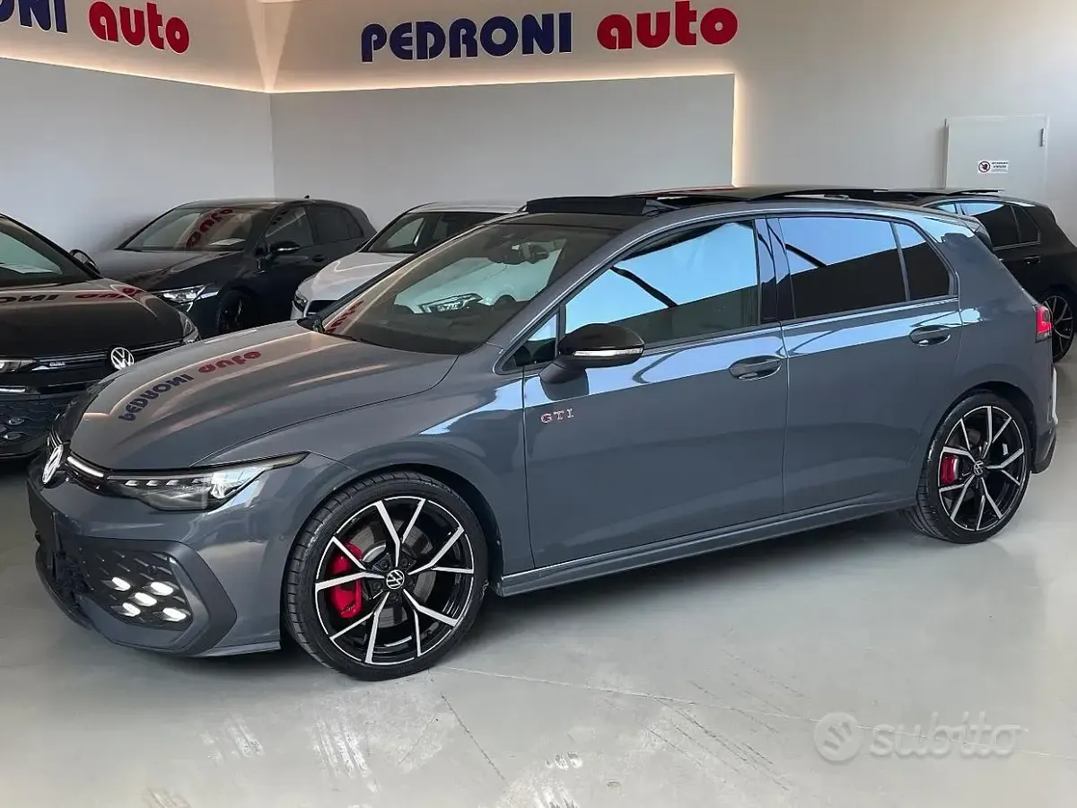 Usata VW Golf VIII GTI 265 CV (194 kW) 2024 Grigio Berlina