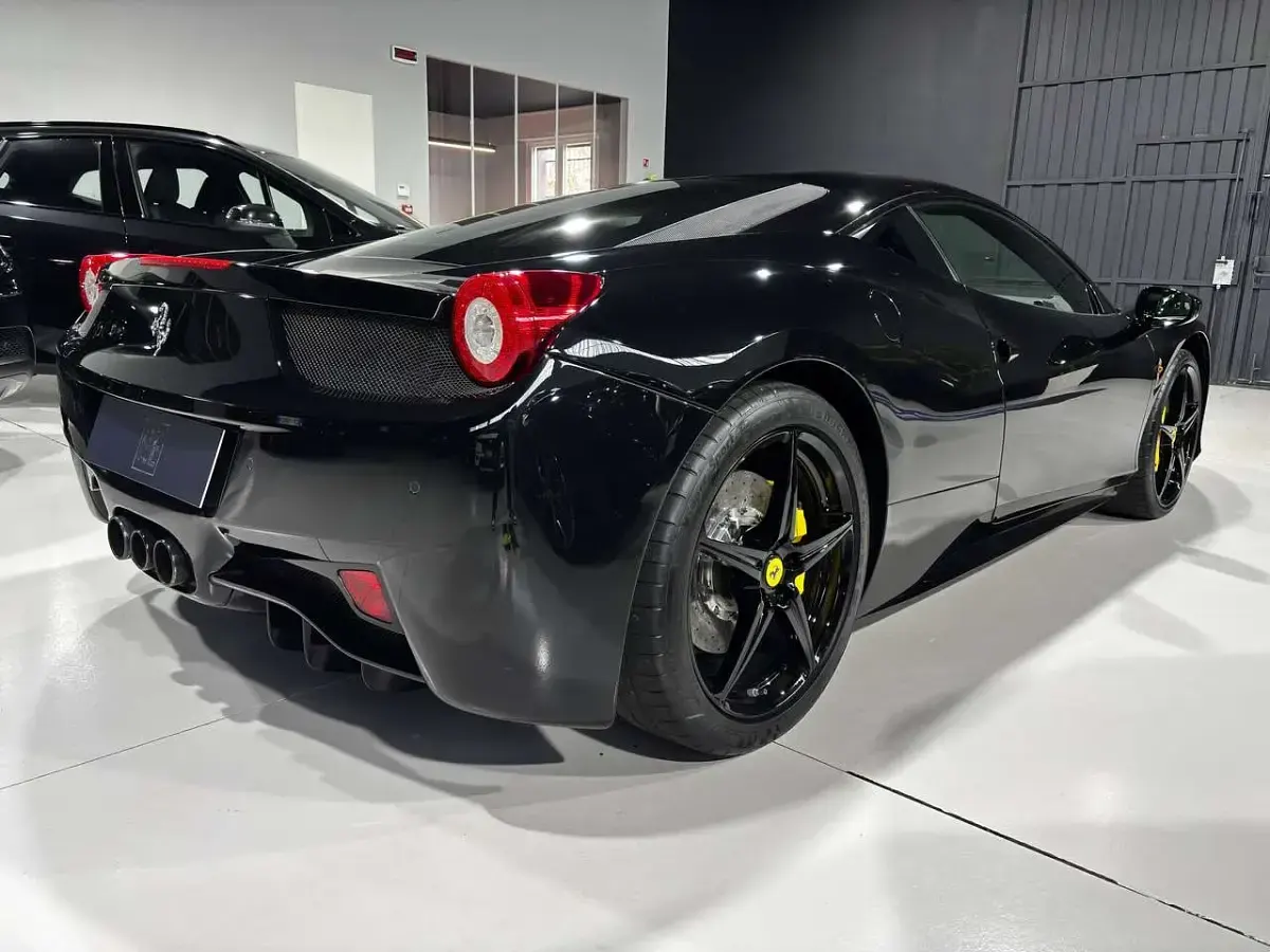 Usata Ferrari 458 570 CV (419 kW) 2012 Nero Coupé