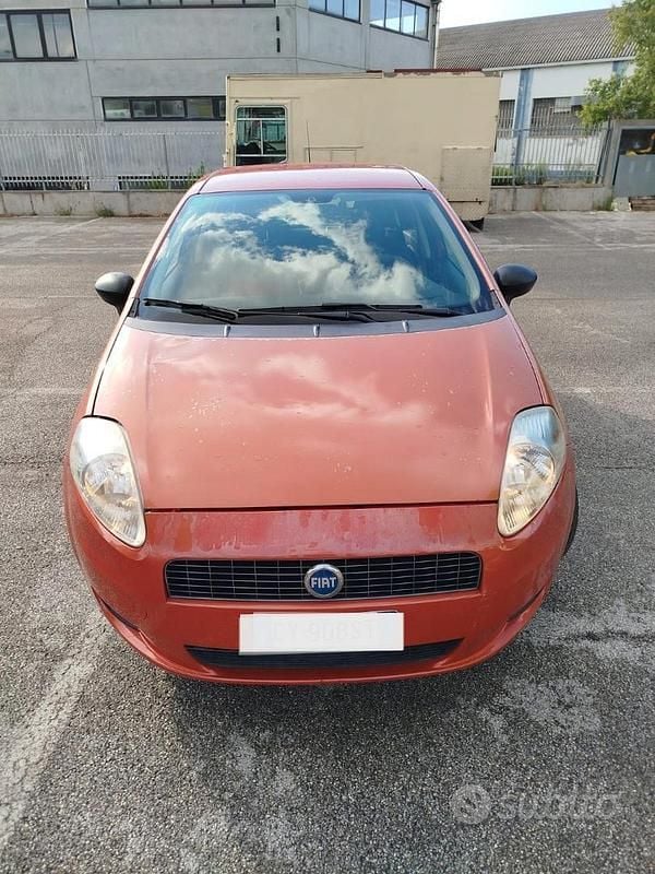 Usata Fiat Punto 80 CV (58 kW) 2005 Utilitaria