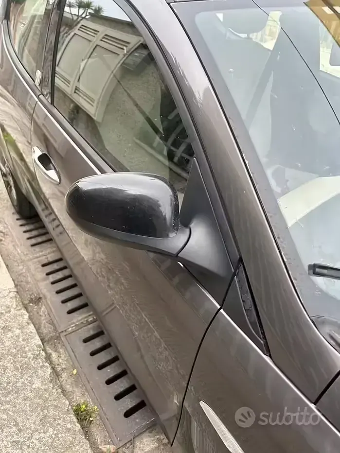 Usata Lancia Ypsilon 85 CV (62 kW) 2013 Grigio Utilitaria