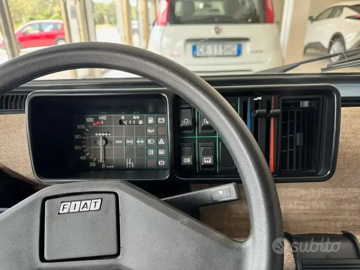 Usata Fiat Panda 30 CV (22 kW) 1982 Bluazzurro Utilitaria