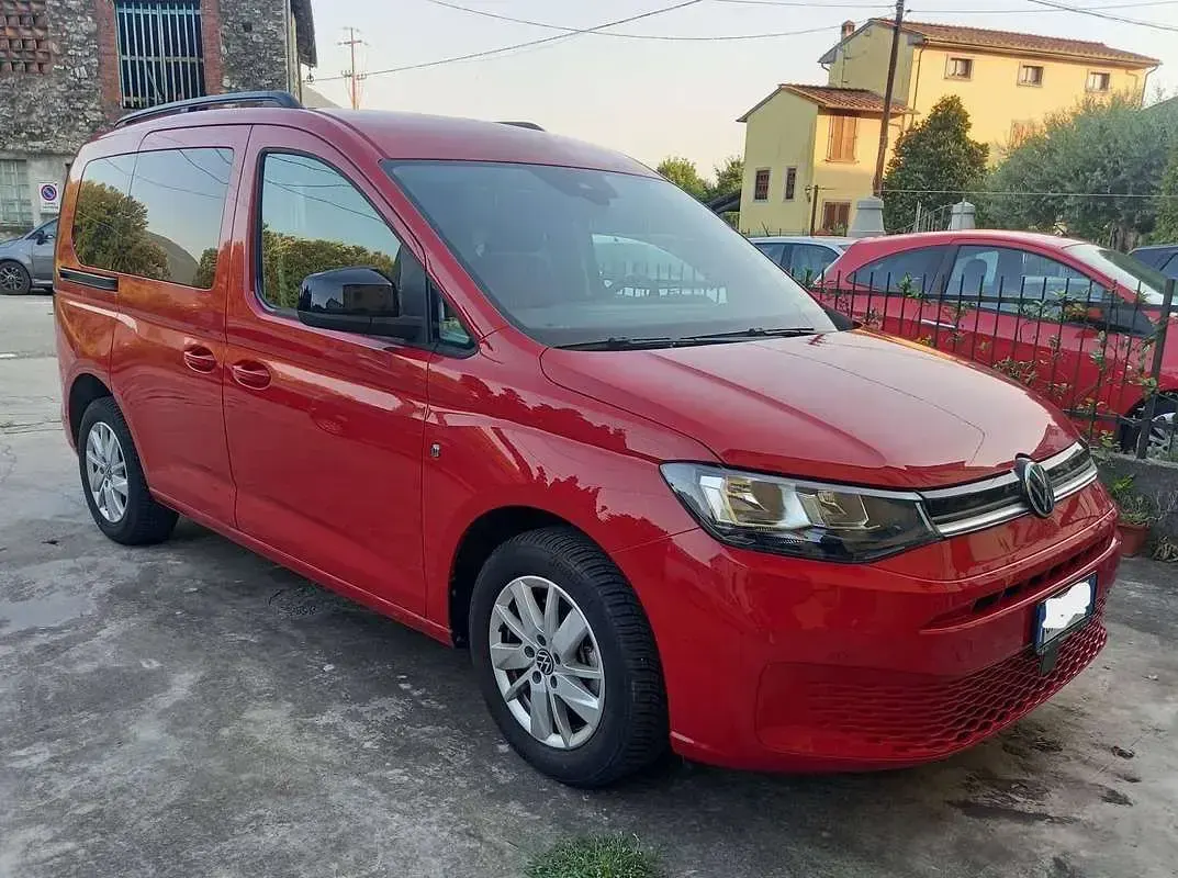 Usata VW Caddy Life 114 CV (83 kW) 2023 Rosso Monovolume