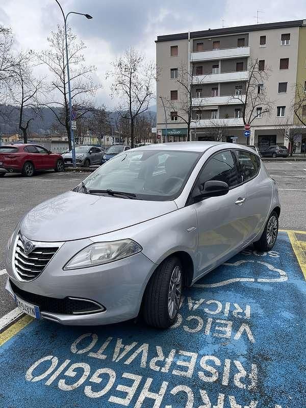 Usata Lancia Ypsilon Silver 69 CV (50 kW) 2012 Utilitaria