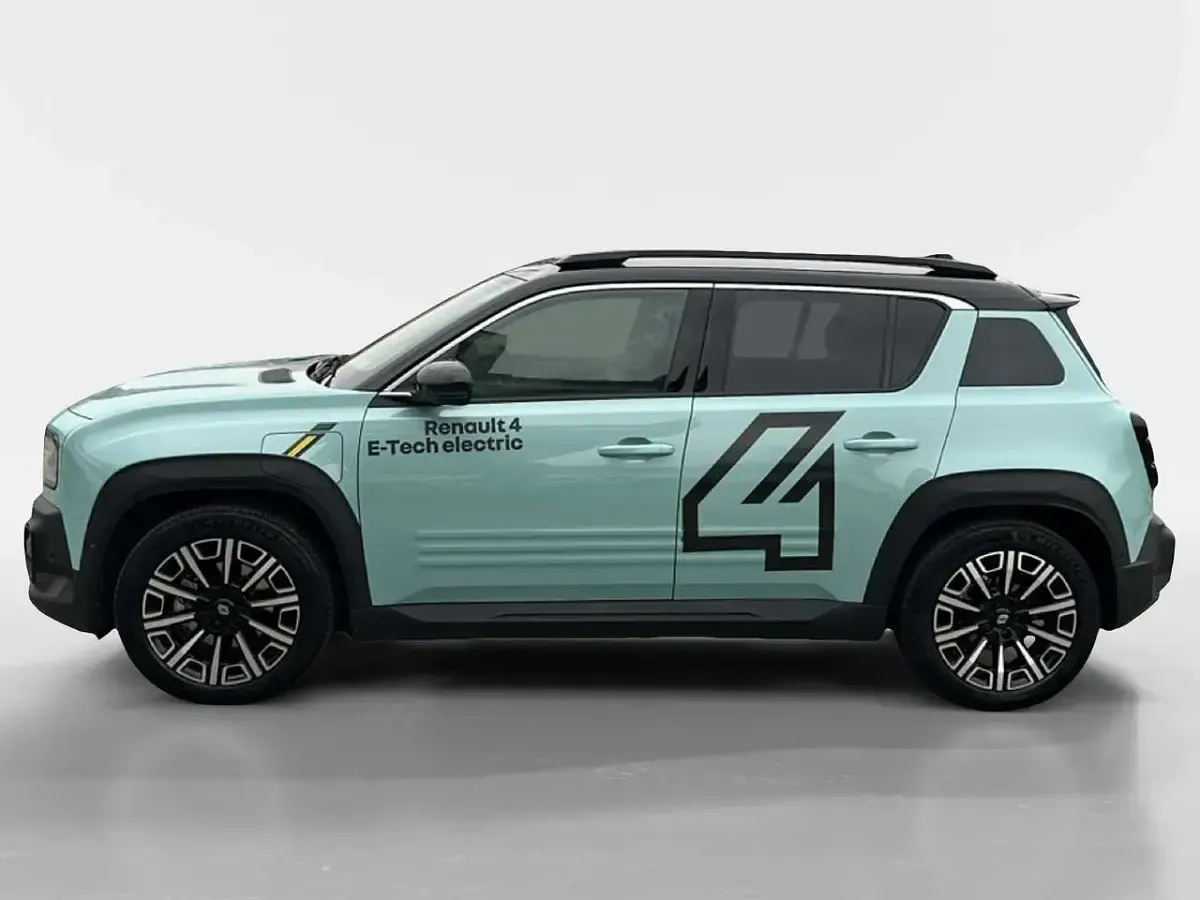Usata Renault 4 E-Tech Iconic 110 kW (150 CV) 2025 Blu/azzurro SUV