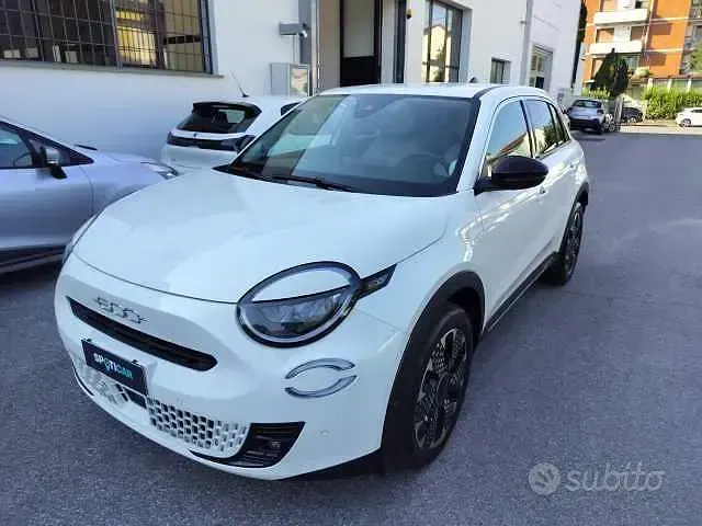 Usata Fiat 600 La Prima 101 CV (74 kW) 2025 Bianco SUV