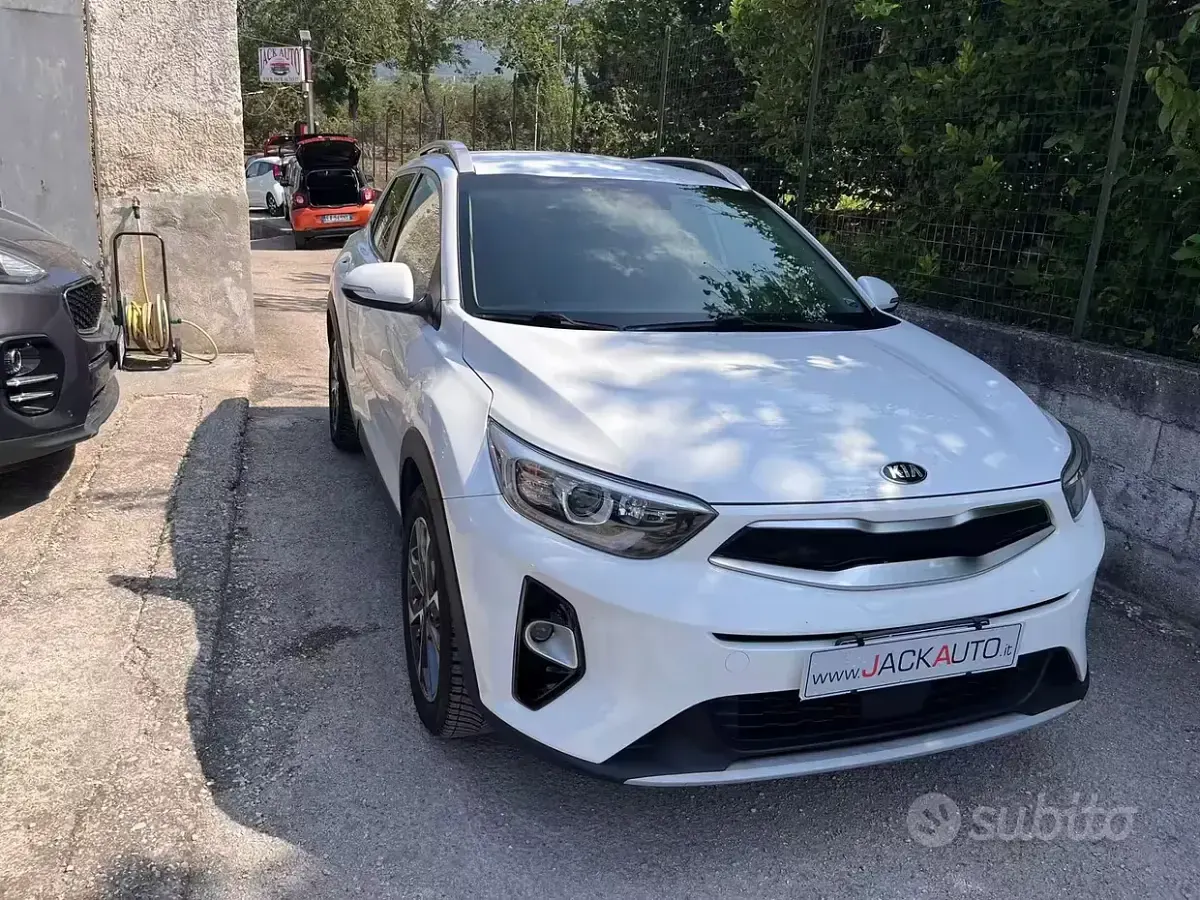 Usata Kia Stonic Style 120 CV (88 kW) 2017 Bianco SUV