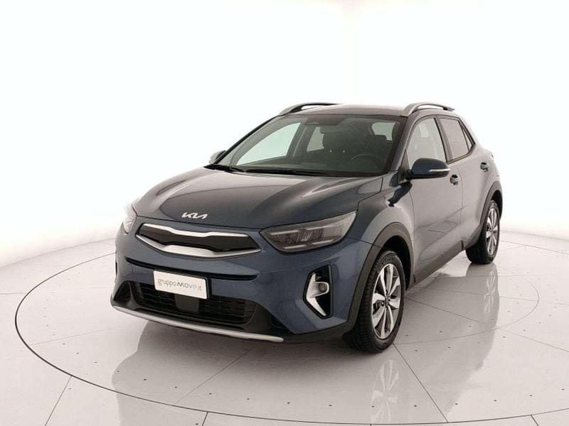 Blu fumo Usata 2024 Kia Stonic Style SUV | 15.300 € (Buon prezzo) - Immagine 1/4