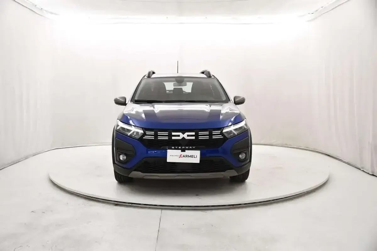Usata Dacia Sandero Expression 101 CV (74 kW) 2023 Blu iron Berlina