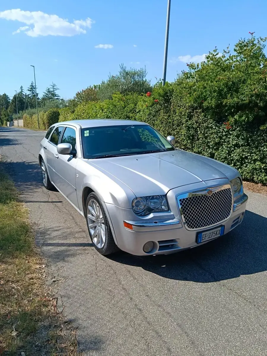 Usata Chrysler 300C Touring 218 CV (160 kW) 2010 Argento Station wagon