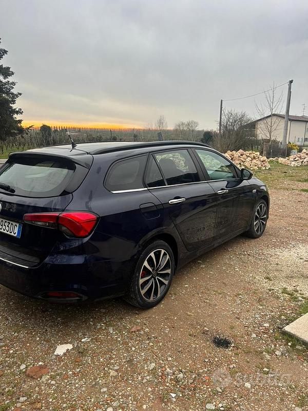 Usata Fiat Tipo Lounge 120 CV (88 kW) 2017 Station wagon