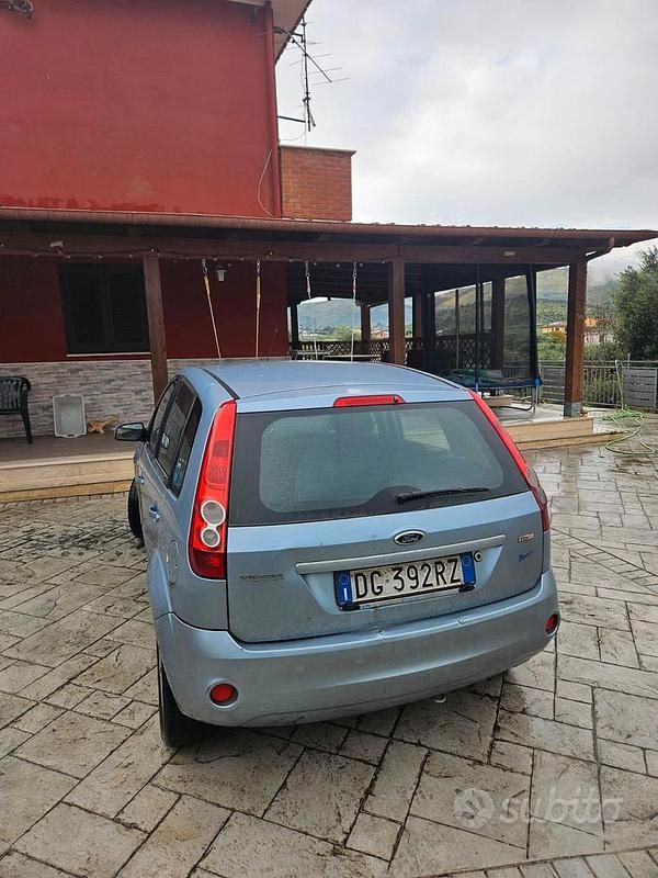 Usata Ford Fiesta 88 CV (64 kW) 2007 Berlina