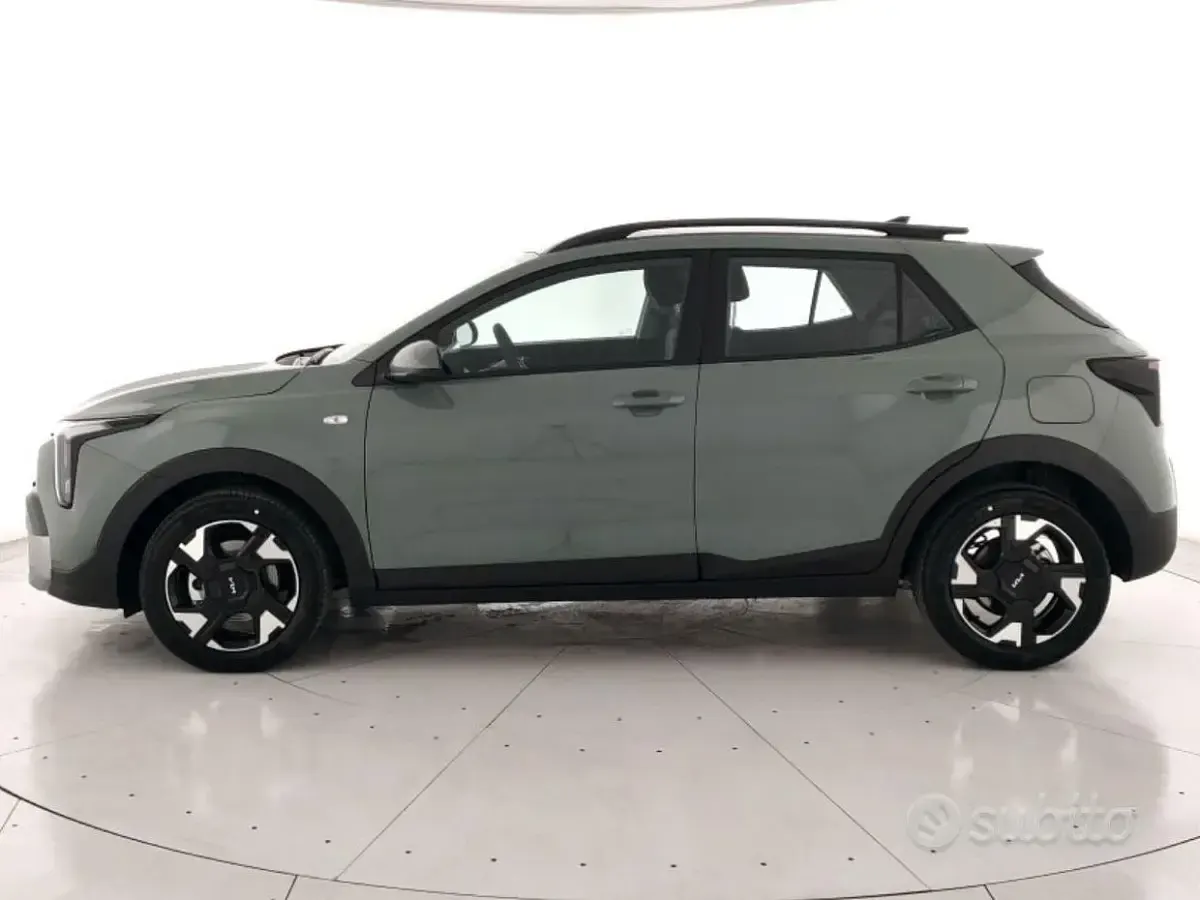 Nuova Kia Stonic Urban 100 CV (73 kW) 2026 Verde SUV