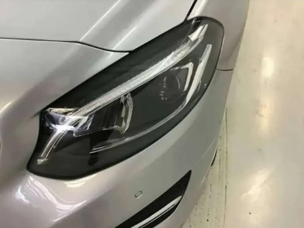 Usata Mercedes B180 109 CV (80 kW) 2016 Argento Monovolume