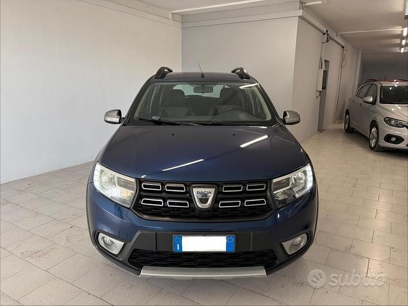 Usata Dacia Sandero Stepway 90 CV (66 kW) 2017 Blu Berlina