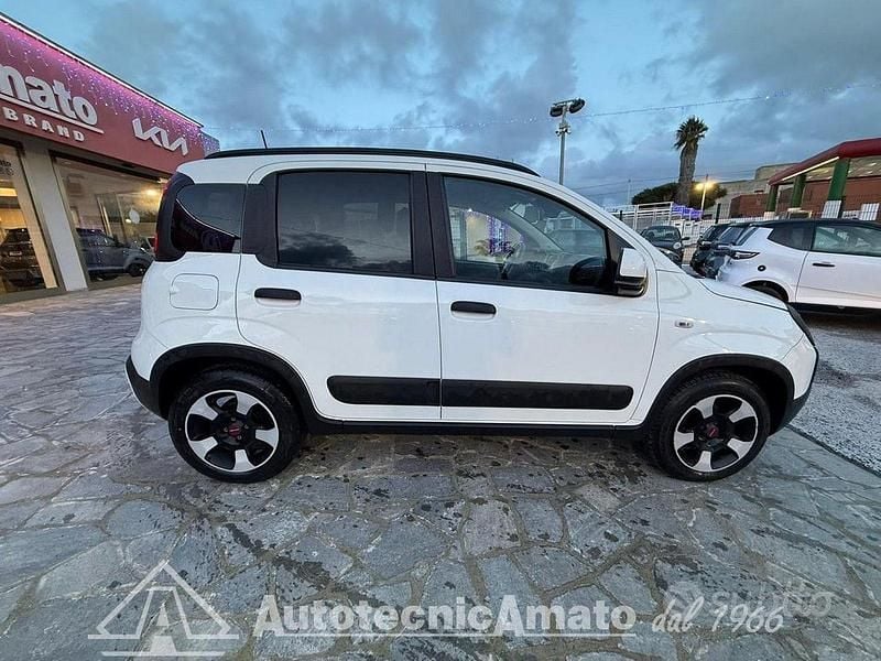 Usata Fiat Panda Cross Cross 69 CV (50 kW) 2024 Bianco Utilitaria