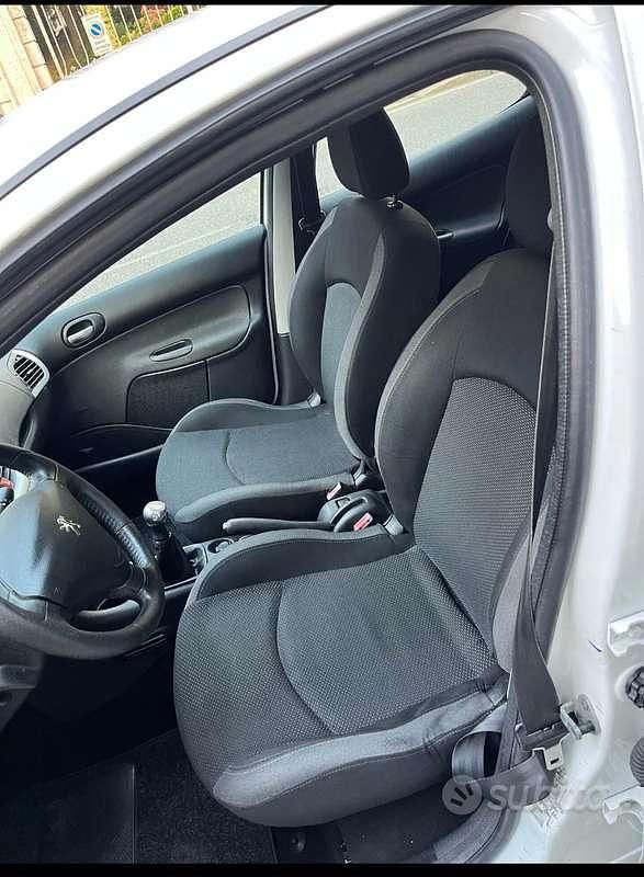 Usata Peugeot 206 60 CV (44 kW) 2012 Bianco Berlina