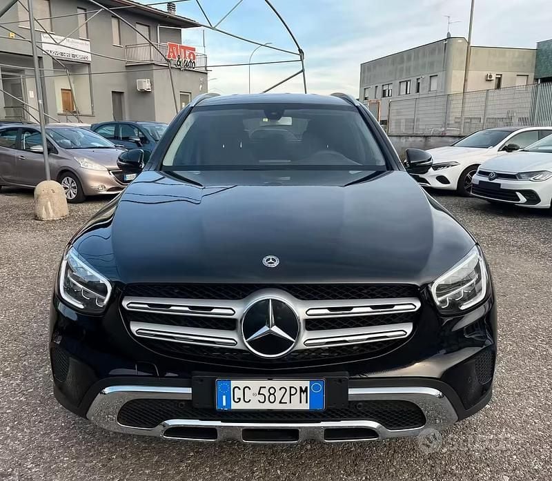 Usata Mercedes GLC200 Business 163 CV (119 kW) 2020 Nero SUV