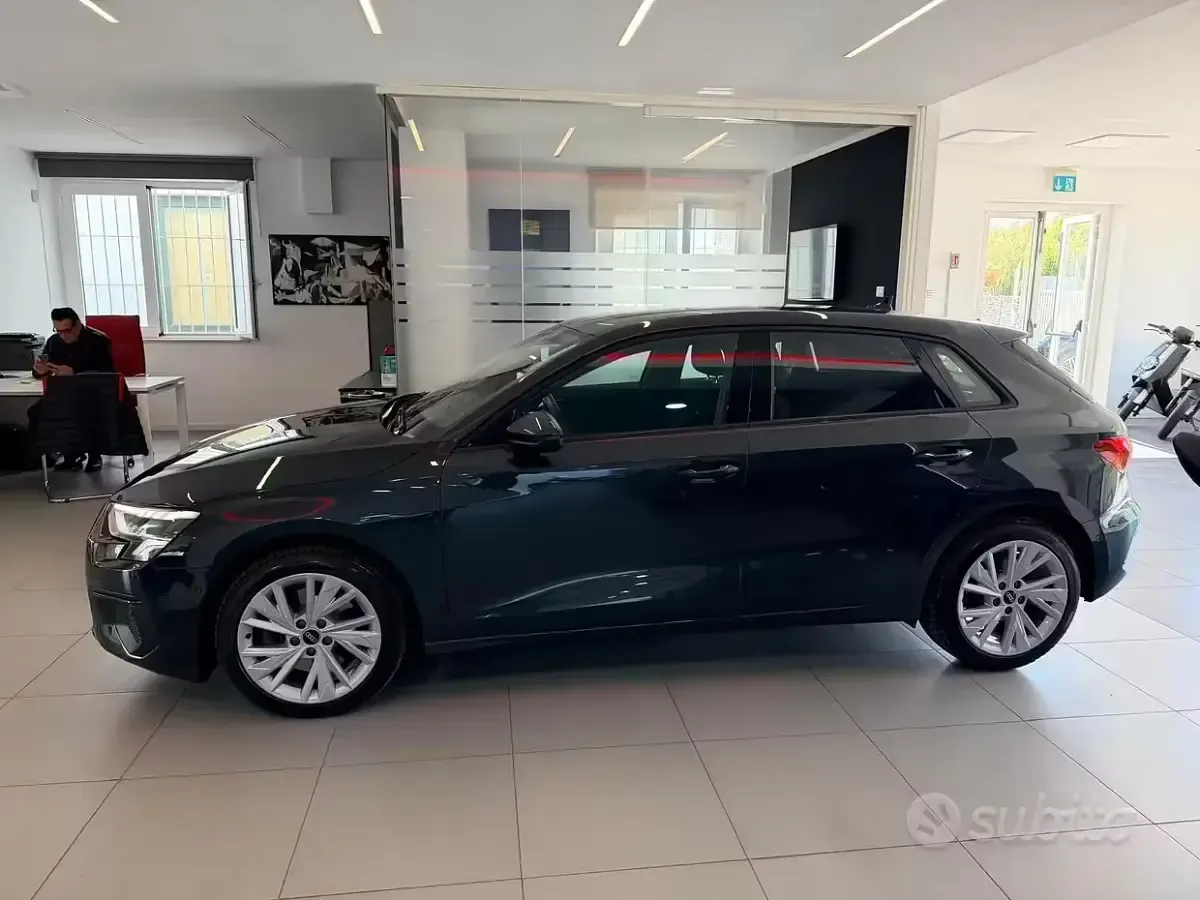 Begagnad Audi A3 Business 116 HK (85 kW) 2021 Grå Sedan
