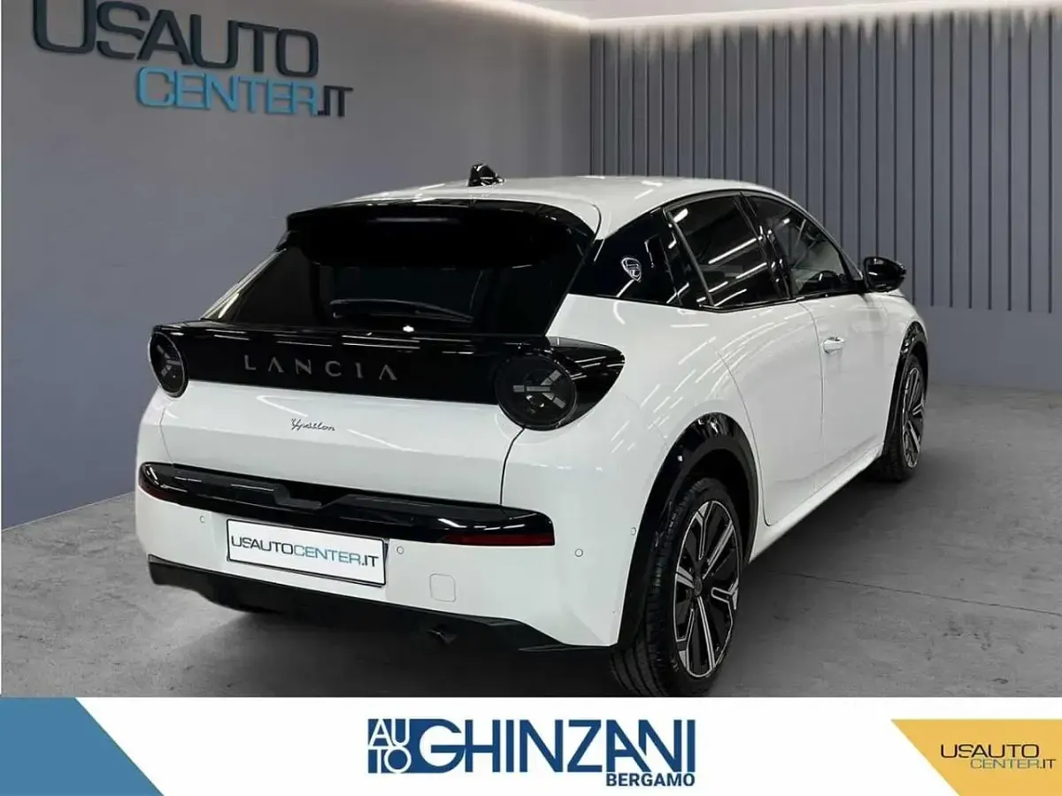Usata Lancia Ypsilon 110 CV (80 kW) 2025 Bianco Utilitaria