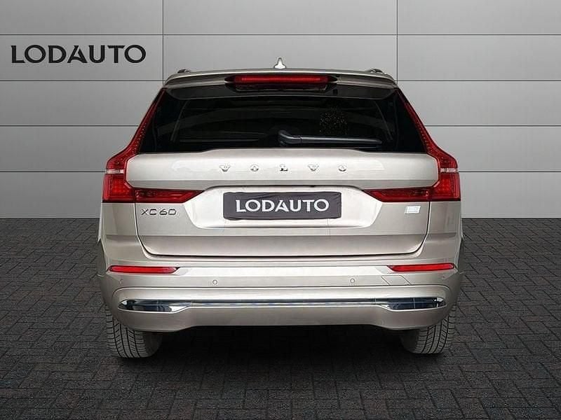 Usata Volvo XC60 Plus 349 CV (256 kW) 2023 Oro SUV