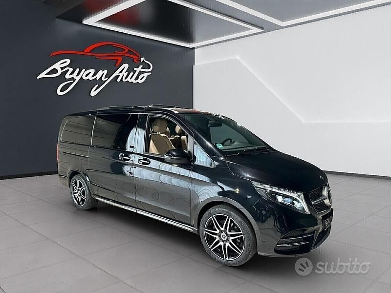 Usata Mercedes V300 Premium 239 CV (175 kW) 2023 Nero Monovolume
