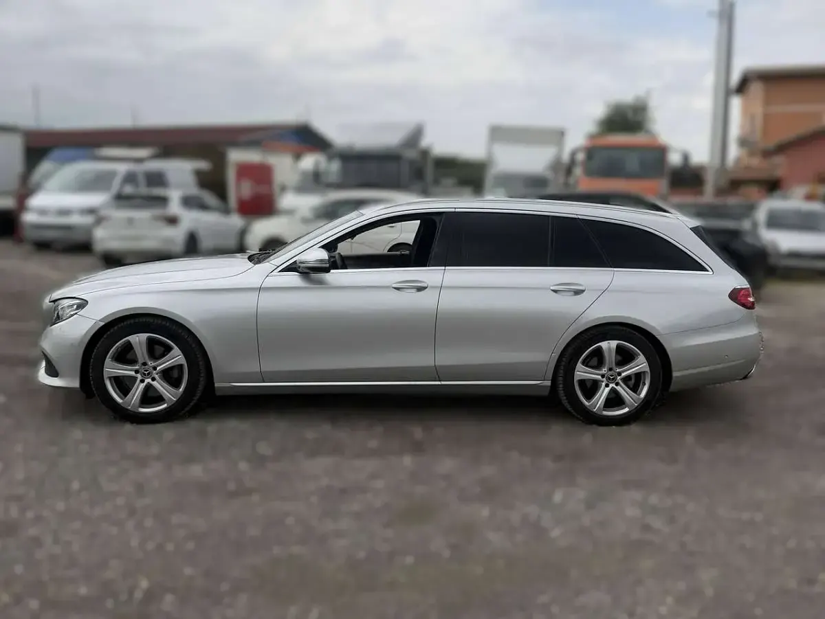 Usata Mercedes E220 Exclusive 194 CV (142 kW) 2017 Grigio Station wagon