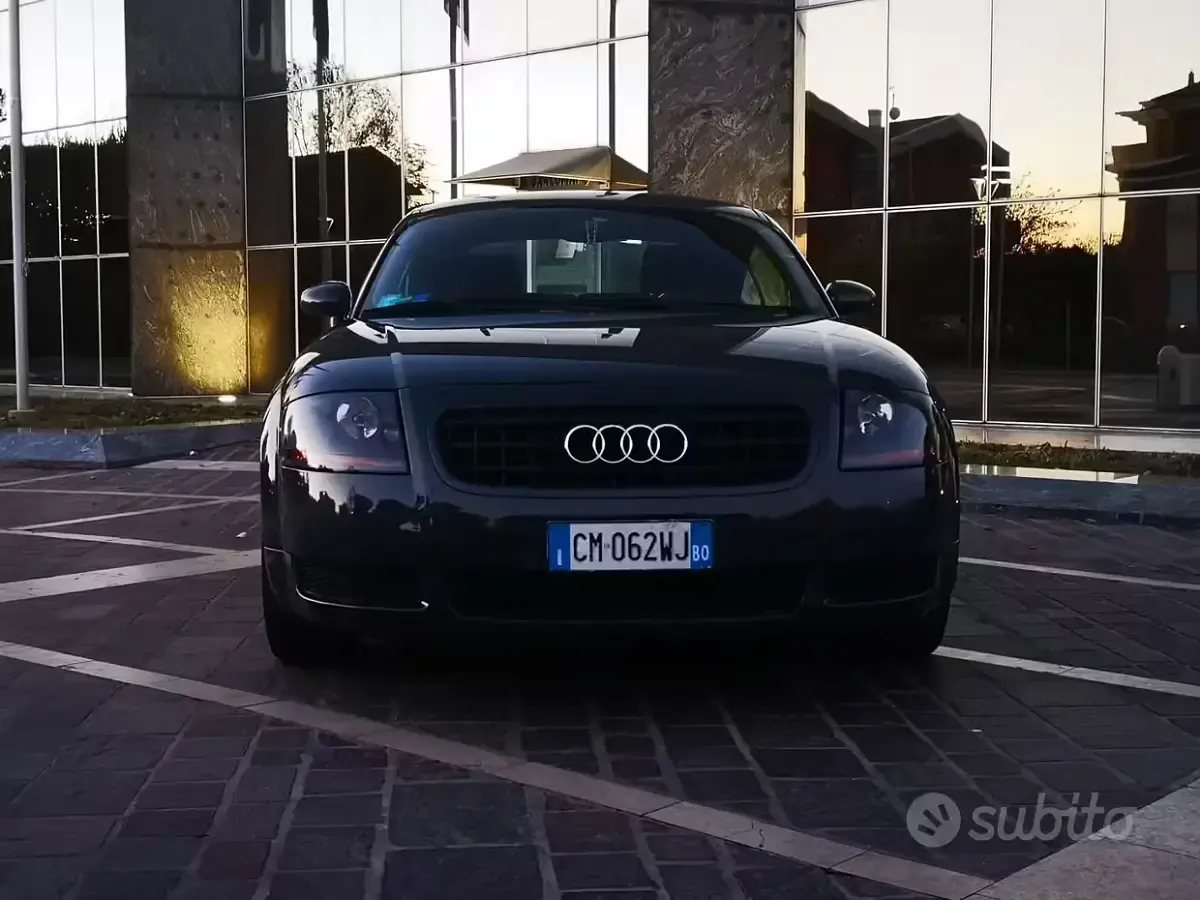 Second-hand Audi TT 150 CP (110 kW) 2004 Gri Coupe