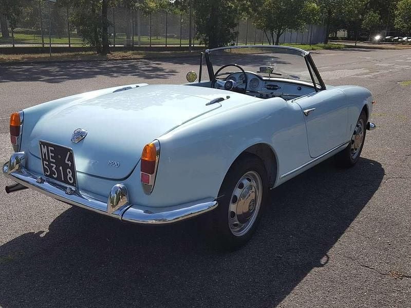 Usata Alfa Romeo Giulia Spider 92 CV (67 kW) 1962 Blu/azzurro Cabrio
