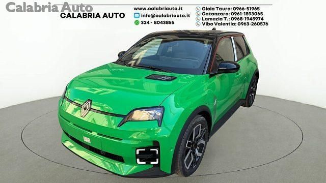 Nuova Renault 5 E-Tech Komfort 110 kW (150 CV) 2025 Verde Berlina