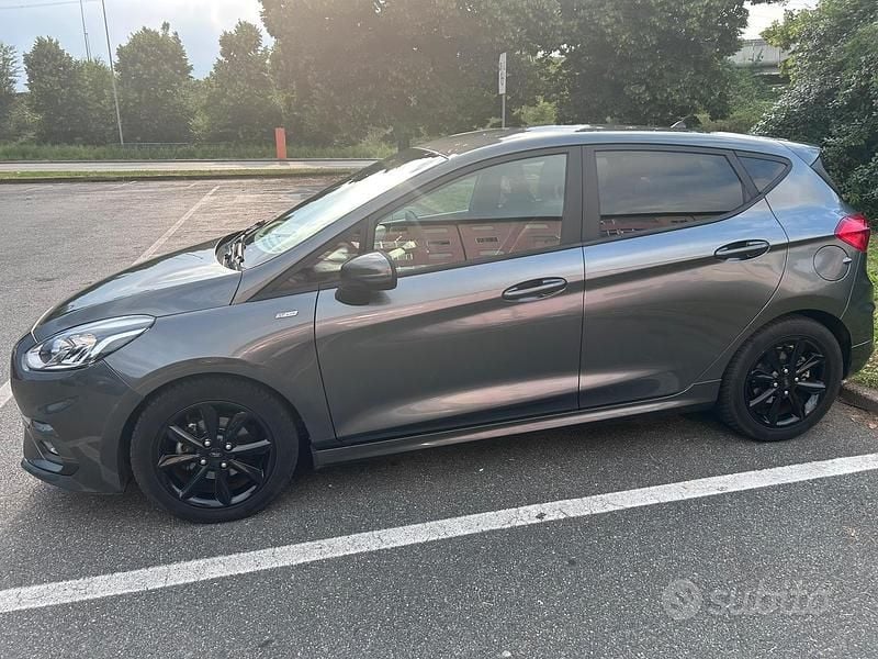 Begagnad Ford Fiesta ST-Line 120 HK (88 kW) 2018 Grå Sedan