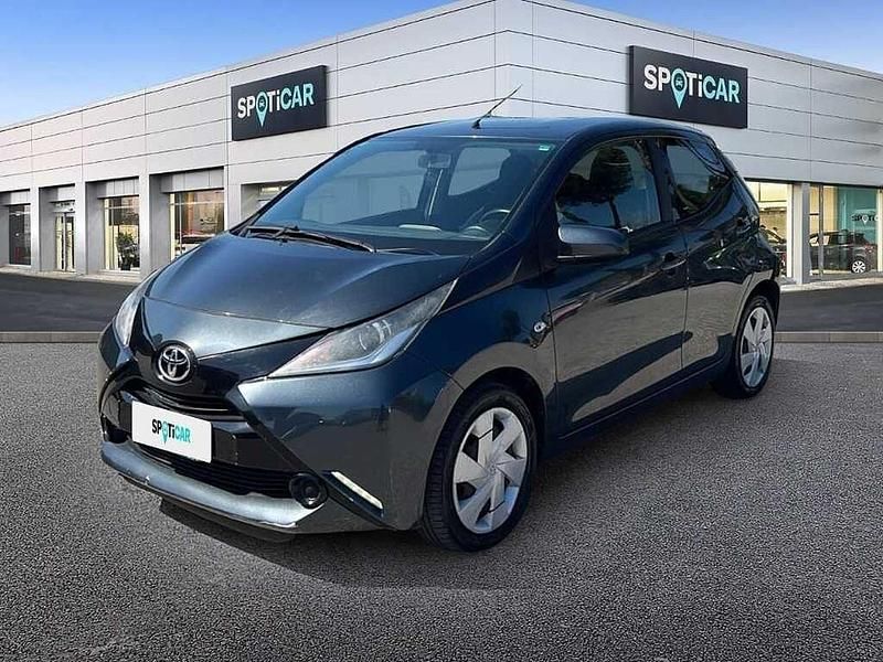 Usata Toyota Aygo Business Edition 69 CV (50 kW) 2018 Grigio shark Utilitaria