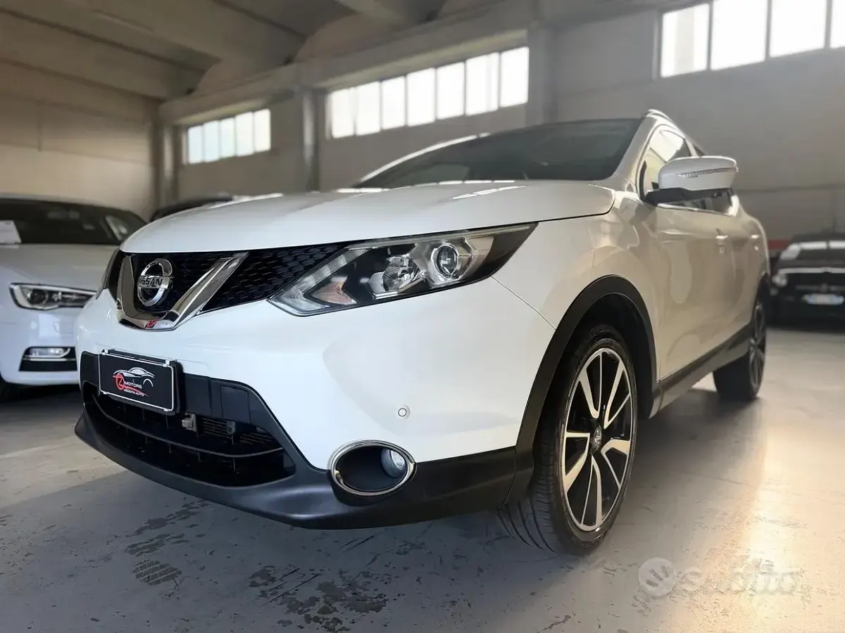 Usata Nissan Qashqai Acenta 116 CV (85 kW) 2015 Bianco SUV