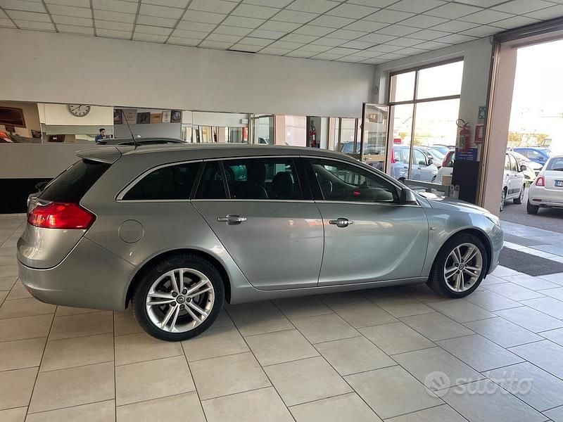 Usata Opel Insignia Cosmo 160 CV (117 kW) 2011 Grigio Station wagon