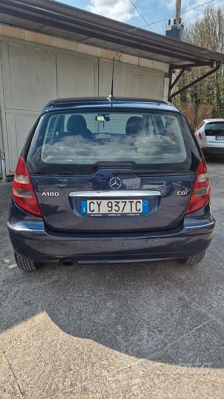 Usata Mercedes A180 Elegance 109 CV (80 kW) 2005 Blu Berlina