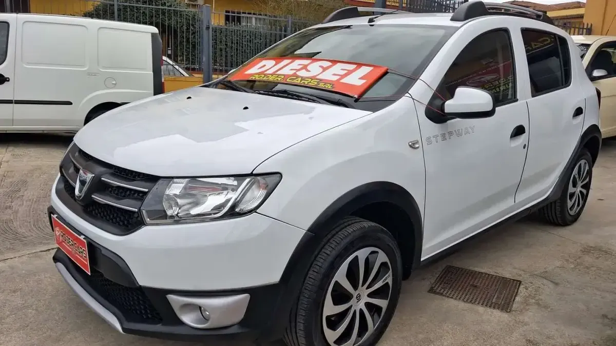 Usata Dacia Sandero Prestige 90 CV (66 kW) 2015 SUV