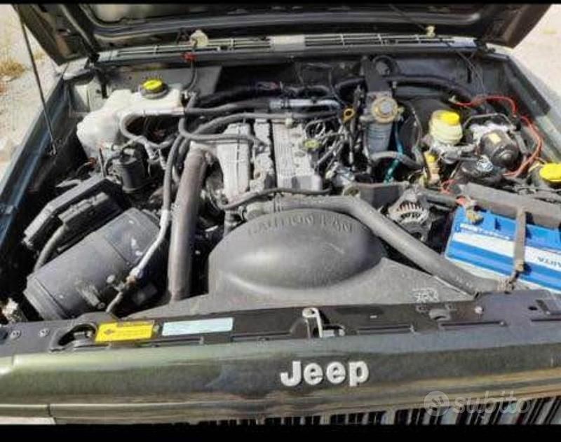 Usata Jeep Cherokee 116 CV (85 kW) 1997 Verde SUV