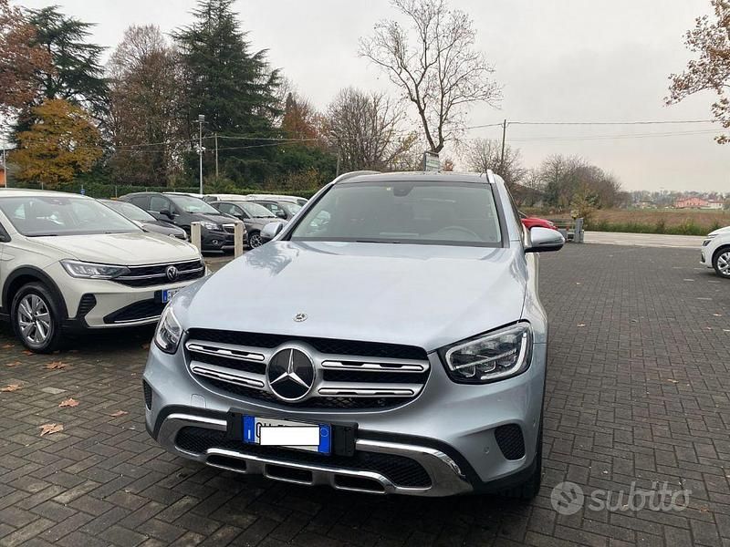 Begagnad Mercedes GLC220 194 HK (142 kW) 2022 Grå SUV
